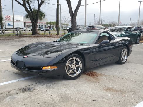 Used 2004 Chevrolet Corvette Coupe image 1