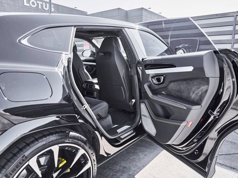 Used 2024 Lamborghini Urus S AWD/4WD image 26