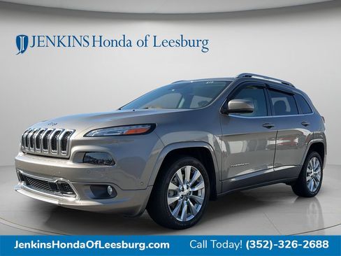 Used 2017 Jeep Cherokee Overland w/ Technology Group FWD image 7