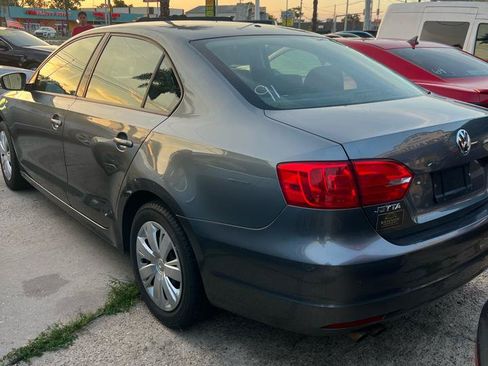 Used 2011 Volkswagen Jetta Sedan FWD image 4