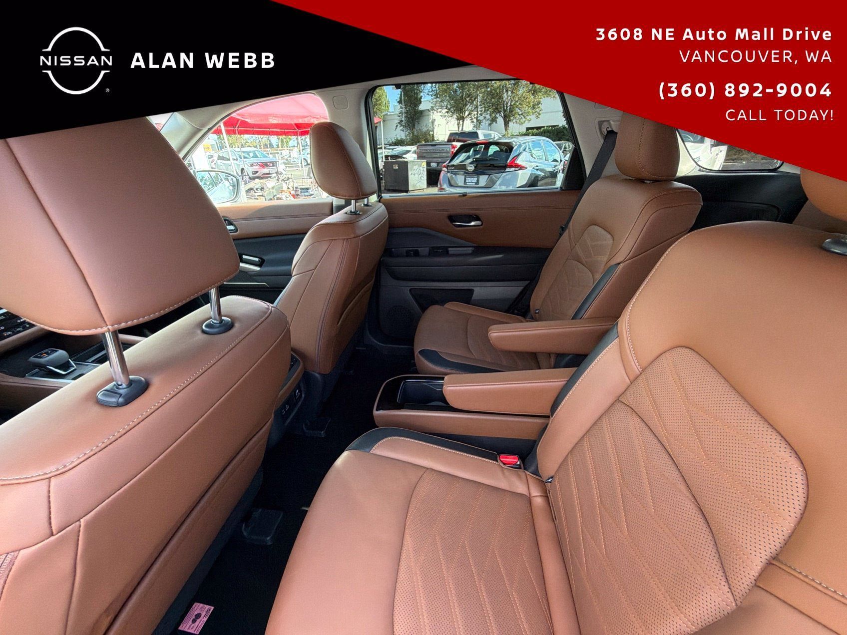 Used 2025 Nissan Pathfinder Platinum w/ Lighting Package (N93) AWD/4WD image 30