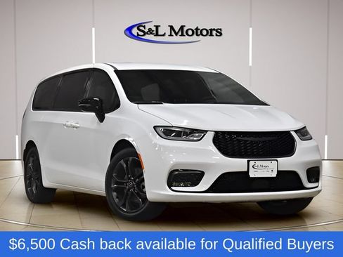 New 2026 Chrysler Pacifica Select FWD image 1