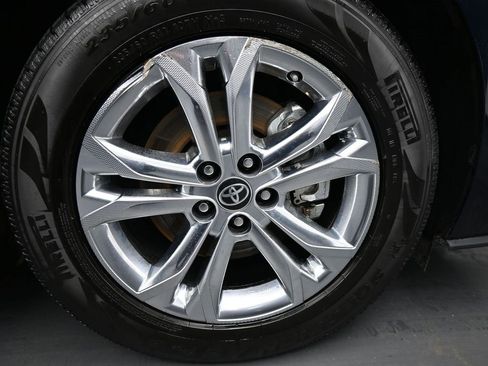 Used 2021 Toyota Sienna Platinum image 11