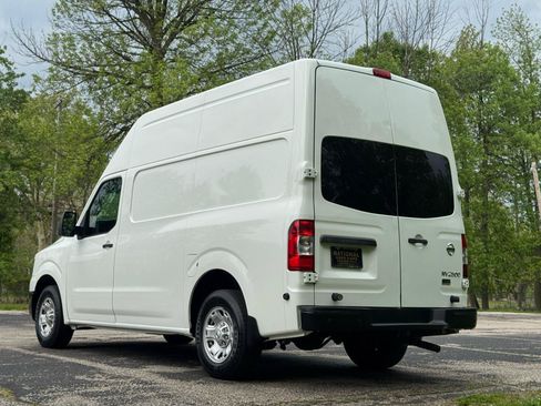Used 2014 Nissan NV 2500 SV w/ Side & Curtain Airbag Package RWD image 7