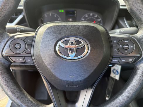 Used 2024 Toyota Corolla LE FWD image 17