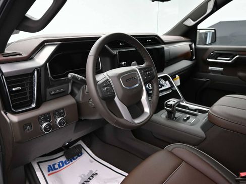 Used 2025 GMC Sierra 1500 Denali w/ Denali Reserve Package AWD/4WD image 12