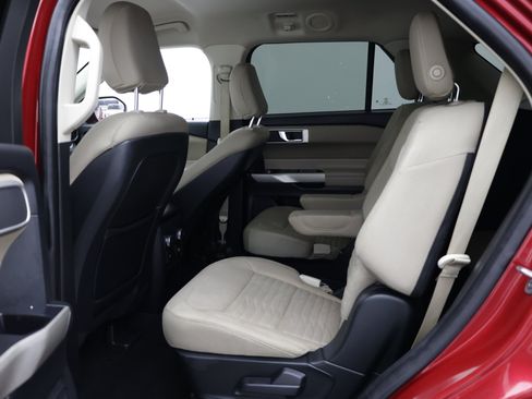Used 2020 Ford Explorer XLT RWD image 26