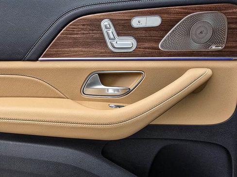 New 2026 Mercedes-Benz GLS 580 4MATIC image 26