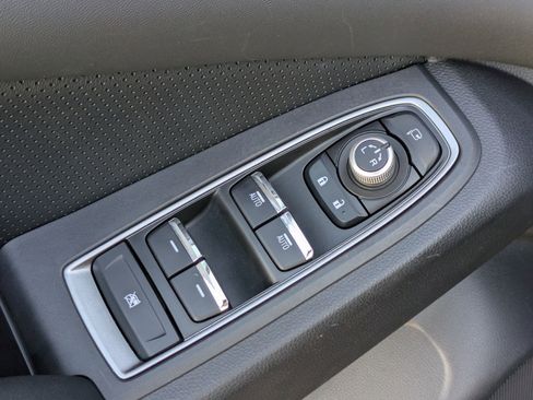 Used 2023 Subaru Ascent Touring image 10