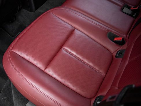Certified 2022 Porsche Macan S AWD/4WD image 34