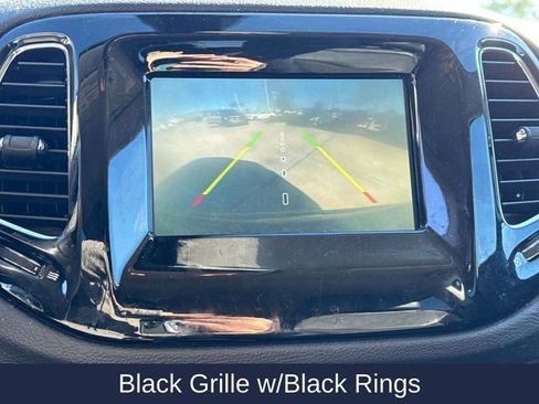 Used 2020 Jeep Compass Latitude image 32