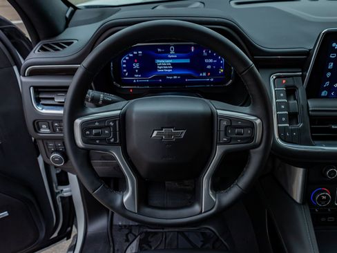 Used 2024 Chevrolet Tahoe Z71 w/ Luxury Package image 19