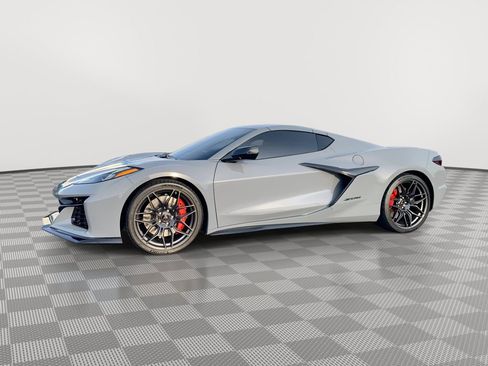 Used 2024 Chevrolet Corvette Z06 image 1