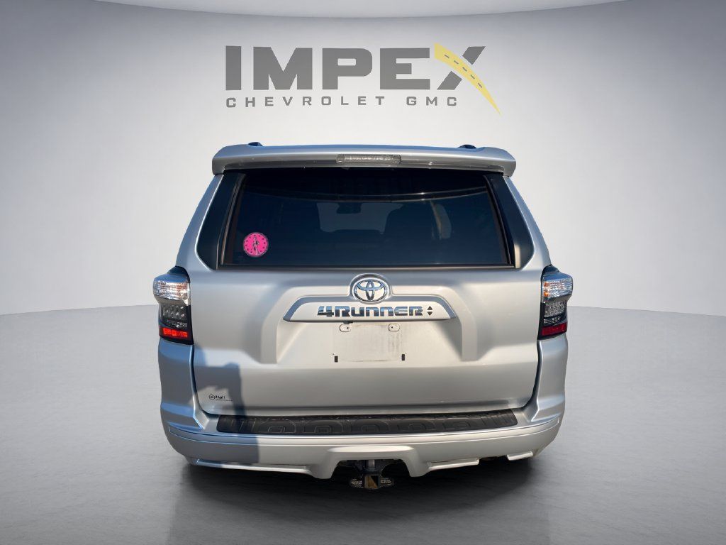 Used 2024 Toyota 4Runner TRD Sport AWD/4WD image 4
