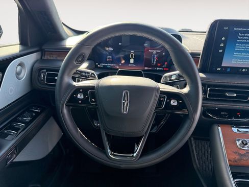Certified 2025 Lincoln Aviator Black Label image 12