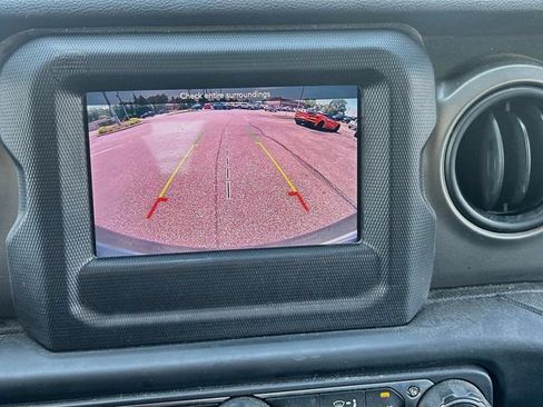Used 2018 Jeep Wrangler Unlimited Sport S AWD/4WD image 15