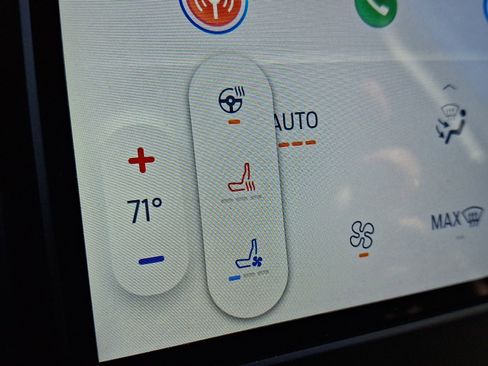 Certified 2022 Ford Edge Titanium w/ Equipment Group 301A image 24