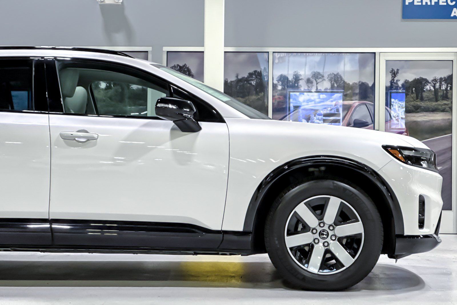 Used 2024 Honda Prologue Touring image 36