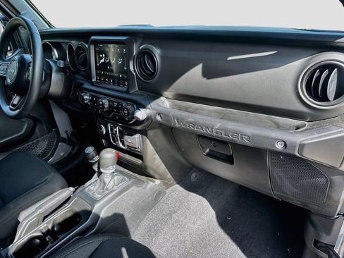 Used 2023 Jeep Wrangler Unlimited w/ Sun & Screen Package AWD/4WD image 32