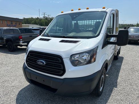 Used 2018 Ford Transit 250 w/ 10' Aluminum Flatbed image 3