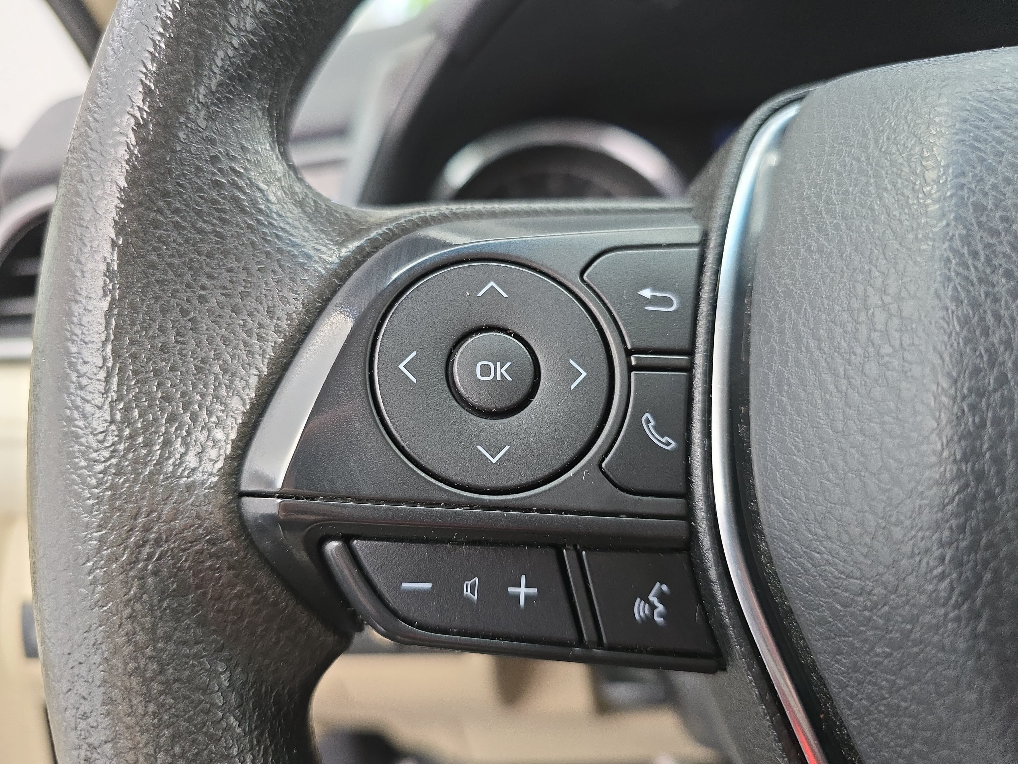 Used 2019 Toyota Camry LE FWD image 16