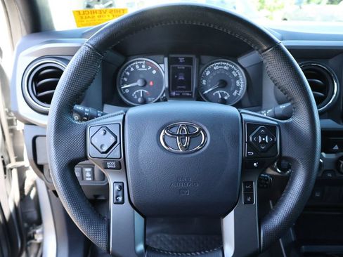 Used 2020 Toyota Tacoma TRD Off-Road AWD/4WD image 26
