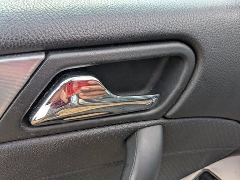 Used 2006 Mercedes-Benz C 230 Sedan image 13