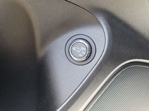 Used 2020 Buick Encore GX Select w/ Sport Touring Package FWD image 20