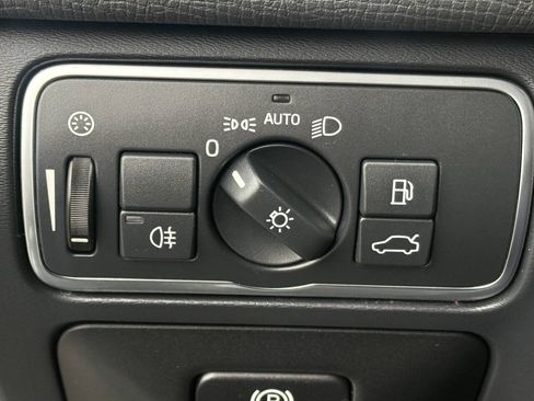 Used 2016 Volvo XC60 T5 Platinum w/ Climate Package image 13