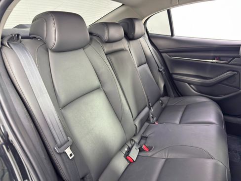 Used 2019 MAZDA MAZDA3 Sedan w/ Preferred Package image 34