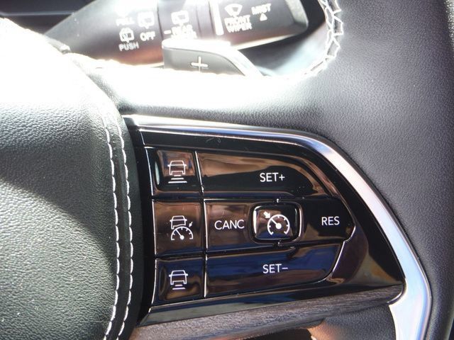Certified 2023 Jeep Grand Cherokee Overland w/ Luxury Tech Group IV AWD/4WD image 51