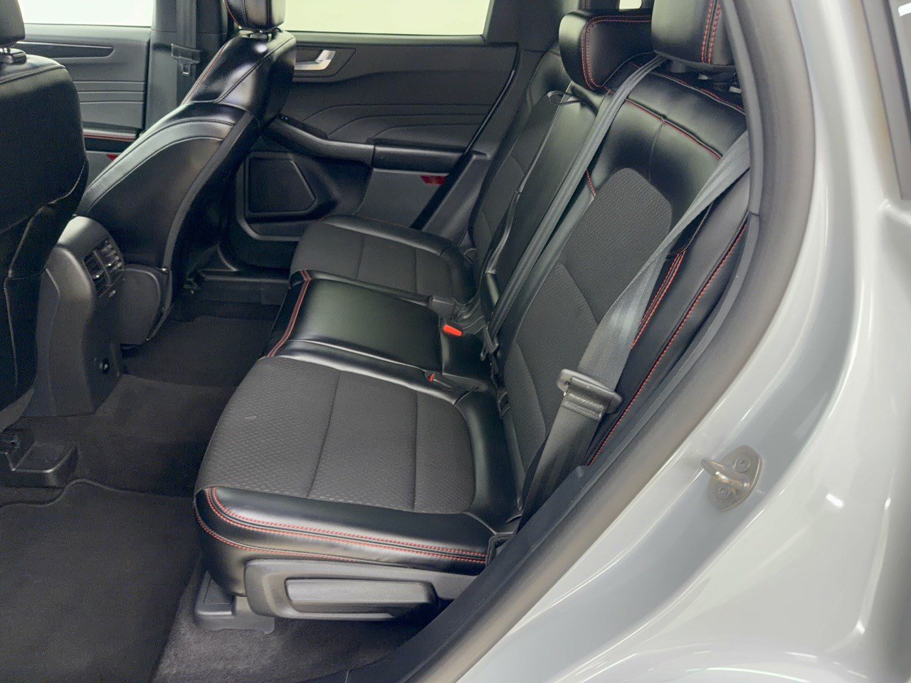 Used 2025 Ford Escape ST-Line FWD image 25