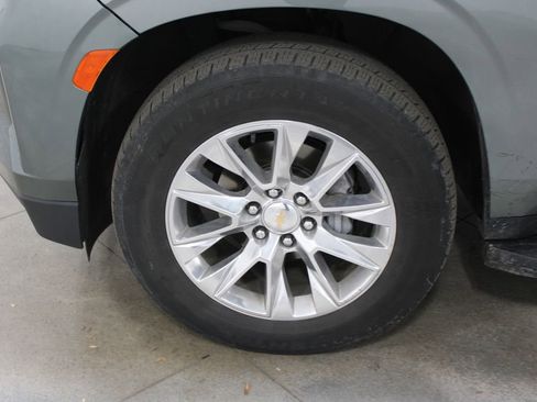 Used 2023 Chevrolet Suburban Premier image 37