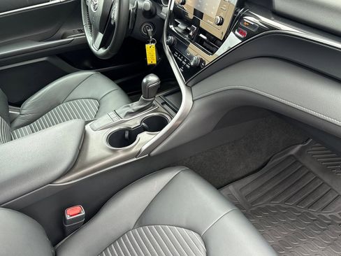 Used 2023 Toyota Camry SE image 16