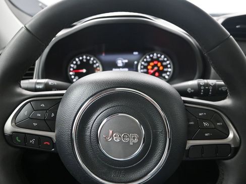 Used 2022 Jeep Renegade Latitude w/ Sun/Sound Group image 15