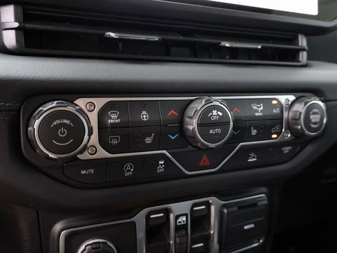 New 2026 Jeep Wrangler Unlimited Rubicon w/ Technology Group image 35