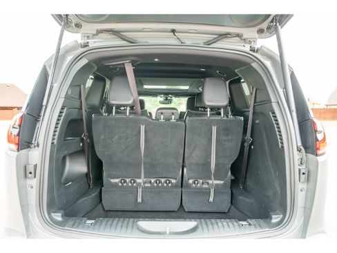 Used 2025 Chrysler Pacifica Limited FWD image 18