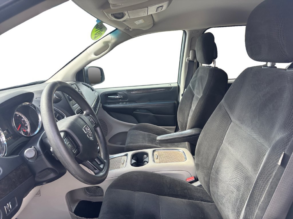 Used 2016 Dodge Grand Caravan SXT FWD image 9