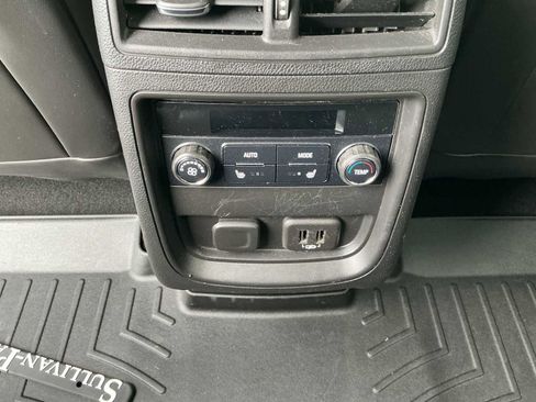 Used 2020 Buick Envision Essence w/ Experience Buick Package FWD image 16