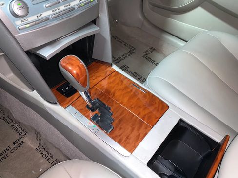 Used 2009 Toyota Camry XLE FWD image 23