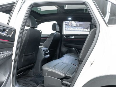 Used 2024 Volkswagen Atlas Cross Sport SEL R-Line AWD/4WD image 15