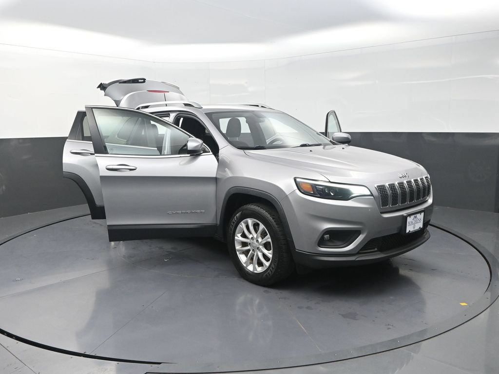 Used 2019 Jeep Cherokee Latitude w/ Popular Appearance Group AWD/4WD image 28