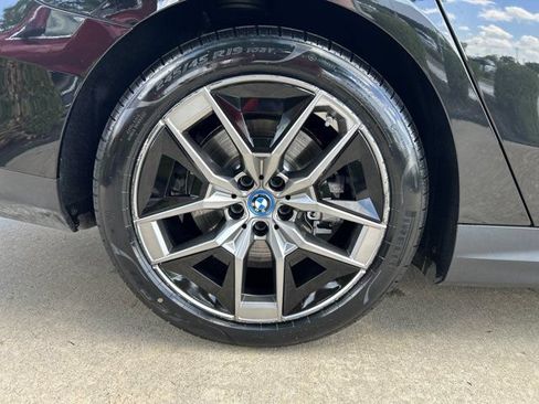 Used 2024 BMW i5 eDrive40i RWD image 26