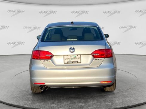 Used 2011 Volkswagen Jetta SEL FWD image 7