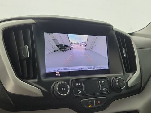 Used 2024 GMC Terrain SLT FWD image 28