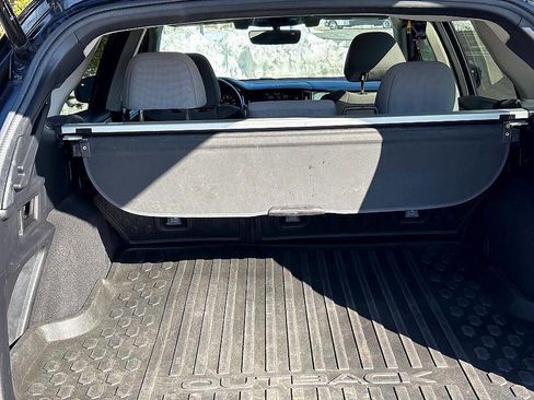 Used 2020 Subaru Outback Premium image 29