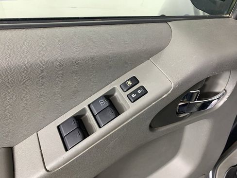 Used 2020 Nissan Frontier SV image 11