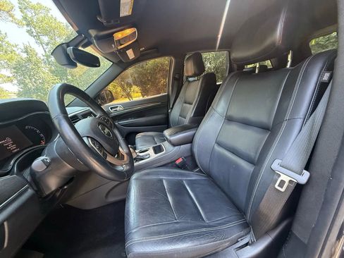 Used 2017 Jeep Grand Cherokee Limited image 9