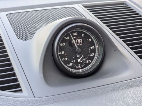 Certified 2025 Porsche Macan image 20