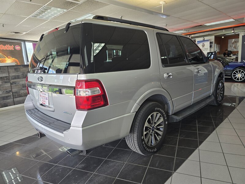 Used 2017 Ford Expedition XLT w/ Equipment Group 202A RWD image 4